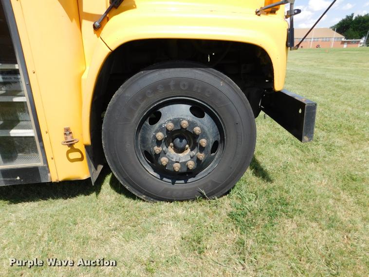 image for item DB9417 2001 Chevrolet B7 Blue Bird school bus