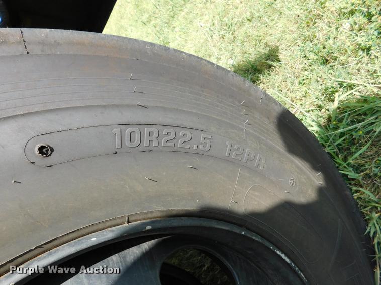 image for item DB9417 2001 Chevrolet B7 Blue Bird school bus