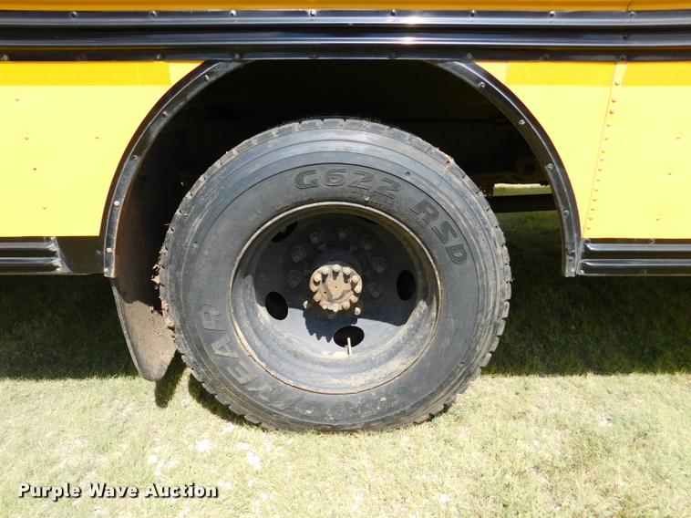 image for item DB9417 2001 Chevrolet B7 Blue Bird school bus