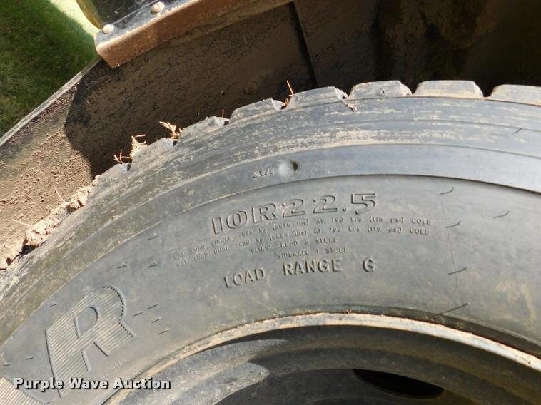 image for item DB9417 2001 Chevrolet B7 Blue Bird school bus