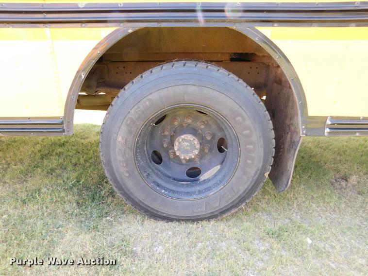 image for item DB9417 2001 Chevrolet B7 Blue Bird school bus