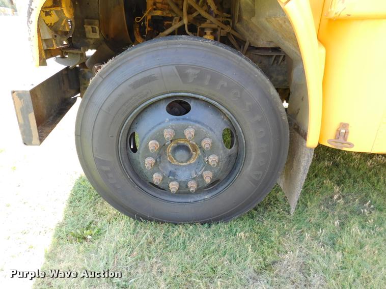 image for item DB9417 2001 Chevrolet B7 Blue Bird school bus