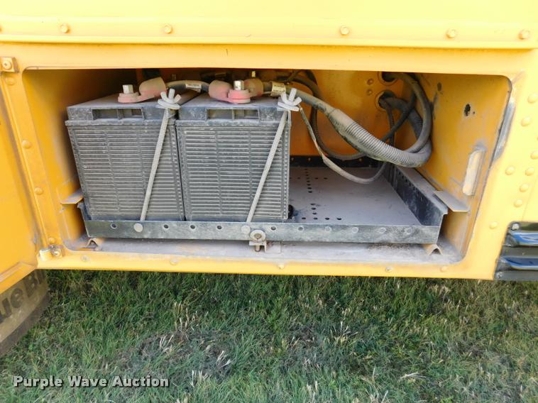 image for item DB9417 2001 Chevrolet B7 Blue Bird school bus