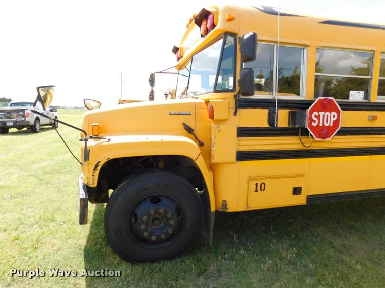 image for item DB9417 2001 Chevrolet B7 Blue Bird school bus