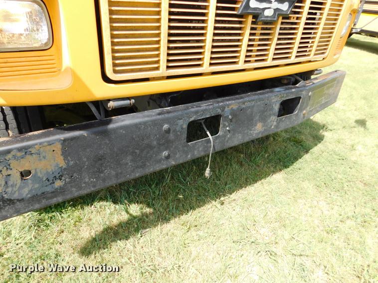 image for item DB9417 2001 Chevrolet B7 Blue Bird school bus