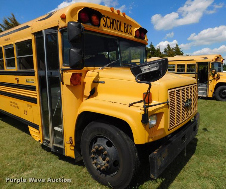 image for item DB9417 2001 Chevrolet B7 Blue Bird school bus