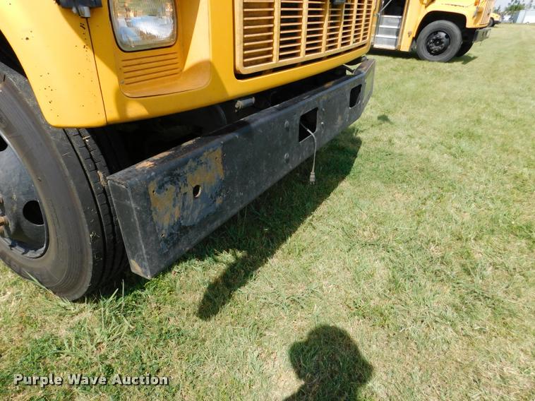 image for item DB9417 2001 Chevrolet B7 Blue Bird school bus
