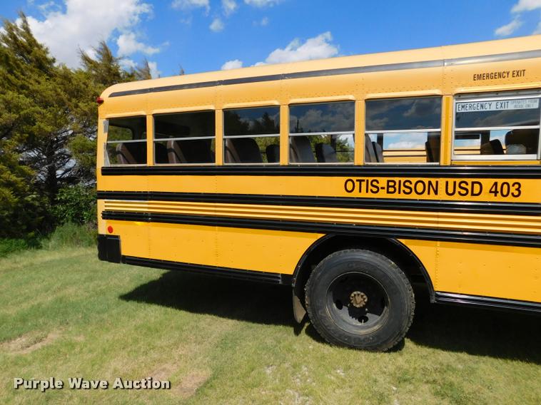 image for item DB9417 2001 Chevrolet B7 Blue Bird school bus