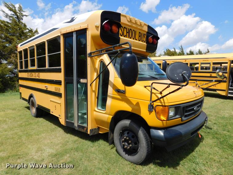 image for item DB9418 2006 Ford Econoline E450 Blue Bird school bus