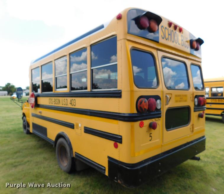 image for item DB9418 2006 Ford Econoline E450 Blue Bird school bus