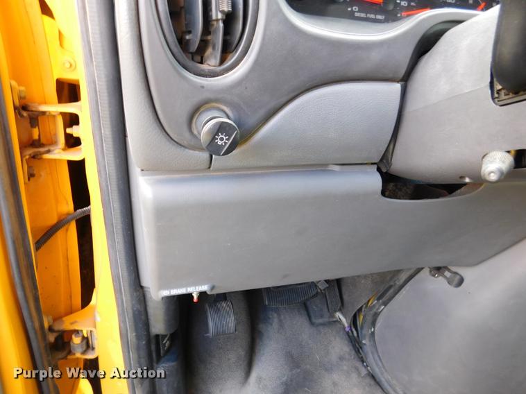 image for item DB9418 2006 Ford Econoline E450 Blue Bird school bus