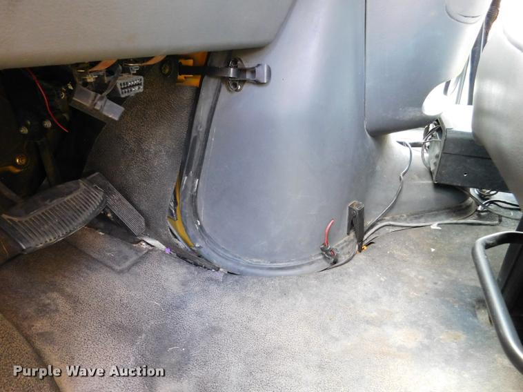 image for item DB9418 2006 Ford Econoline E450 Blue Bird school bus