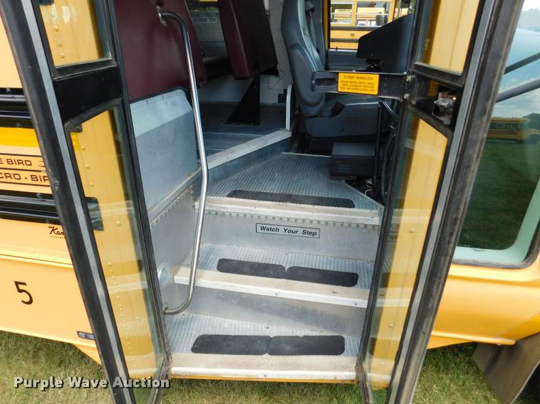 image for item DB9418 2006 Ford Econoline E450 Blue Bird school bus