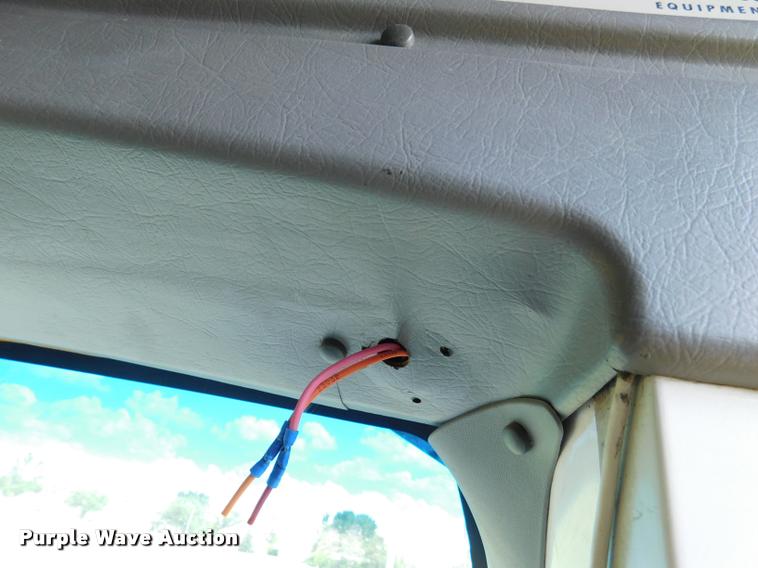 image for item DB9418 2006 Ford Econoline E450 Blue Bird school bus