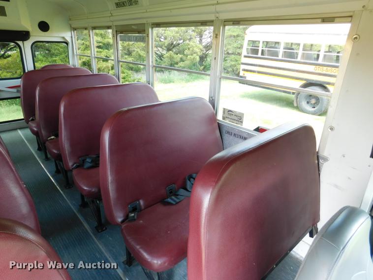 image for item DB9418 2006 Ford Econoline E450 Blue Bird school bus