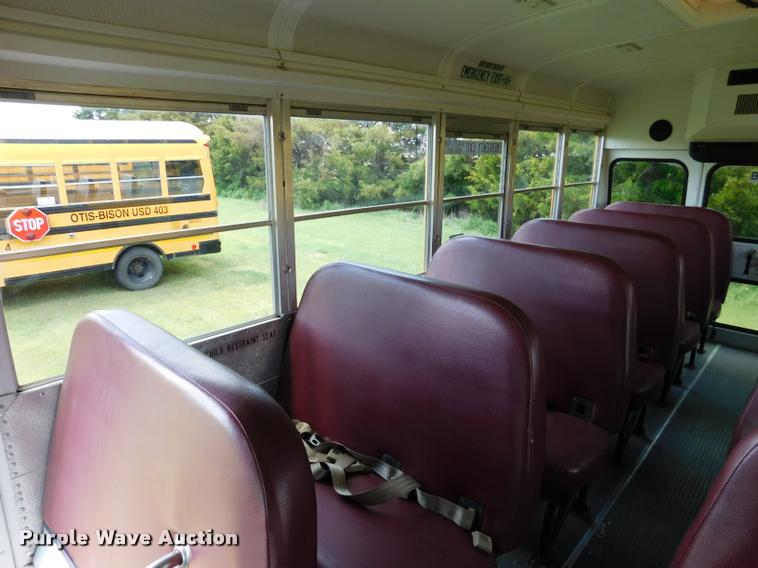 image for item DB9418 2006 Ford Econoline E450 Blue Bird school bus