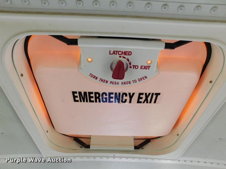 image for item DB9418 2006 Ford Econoline E450 Blue Bird school bus