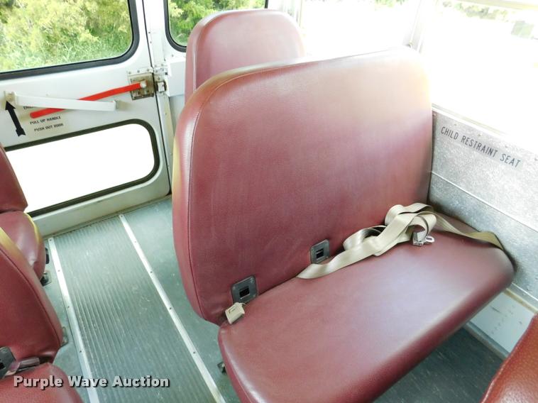 image for item DB9418 2006 Ford Econoline E450 Blue Bird school bus