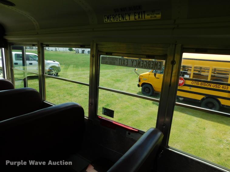 image for item DB9418 2006 Ford Econoline E450 Blue Bird school bus