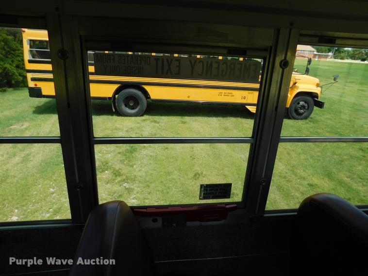 image for item DB9418 2006 Ford Econoline E450 Blue Bird school bus