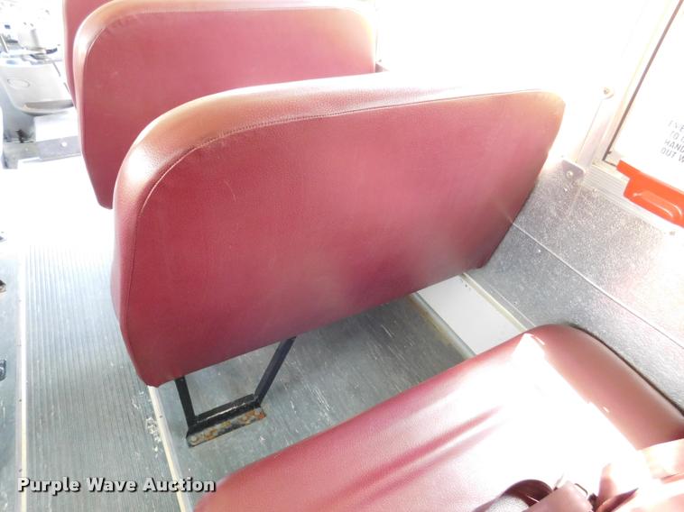 image for item DB9418 2006 Ford Econoline E450 Blue Bird school bus