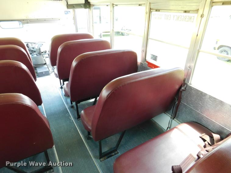 image for item DB9418 2006 Ford Econoline E450 Blue Bird school bus