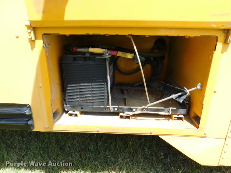 image for item DB9418 2006 Ford Econoline E450 Blue Bird school bus