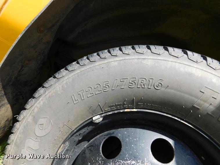 image for item DB9418 2006 Ford Econoline E450 Blue Bird school bus