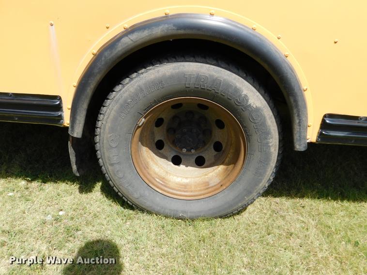 image for item DB9418 2006 Ford Econoline E450 Blue Bird school bus