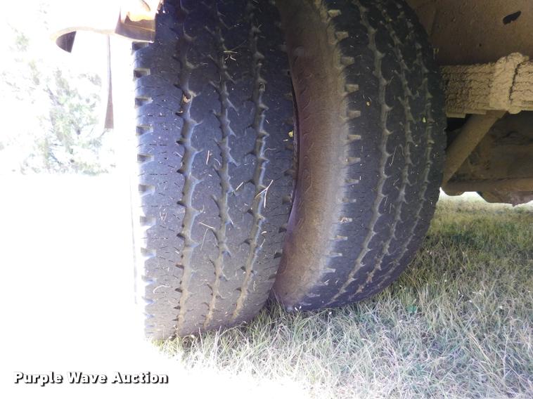 image for item DB9418 2006 Ford Econoline E450 Blue Bird school bus