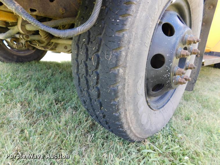 image for item DB9418 2006 Ford Econoline E450 Blue Bird school bus