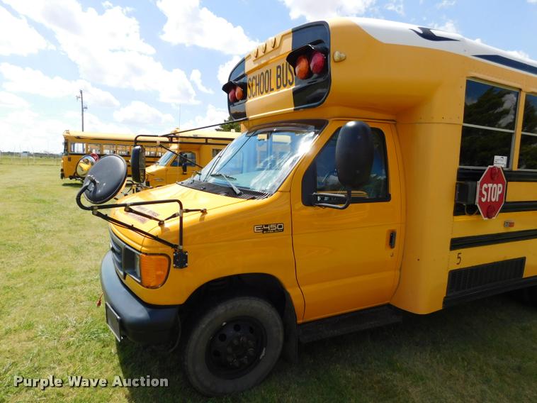 image for item DB9418 2006 Ford Econoline E450 Blue Bird school bus