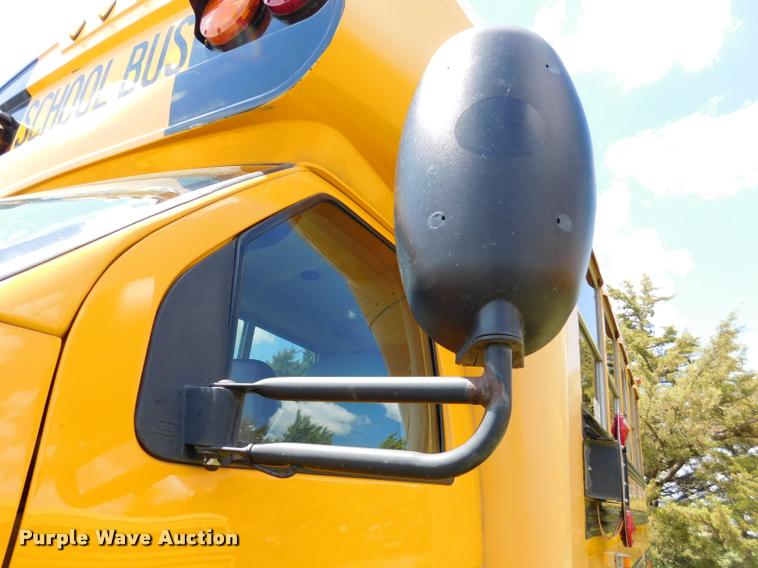 image for item DB9418 2006 Ford Econoline E450 Blue Bird school bus