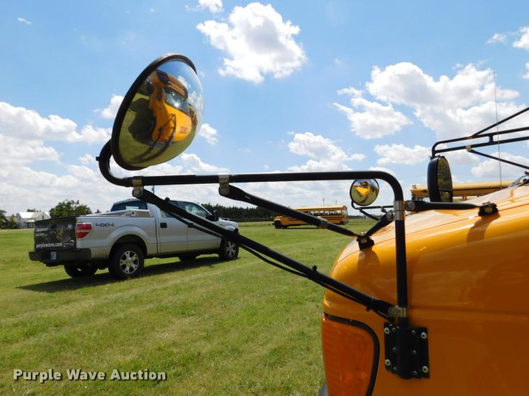 image for item DB9418 2006 Ford Econoline E450 Blue Bird school bus