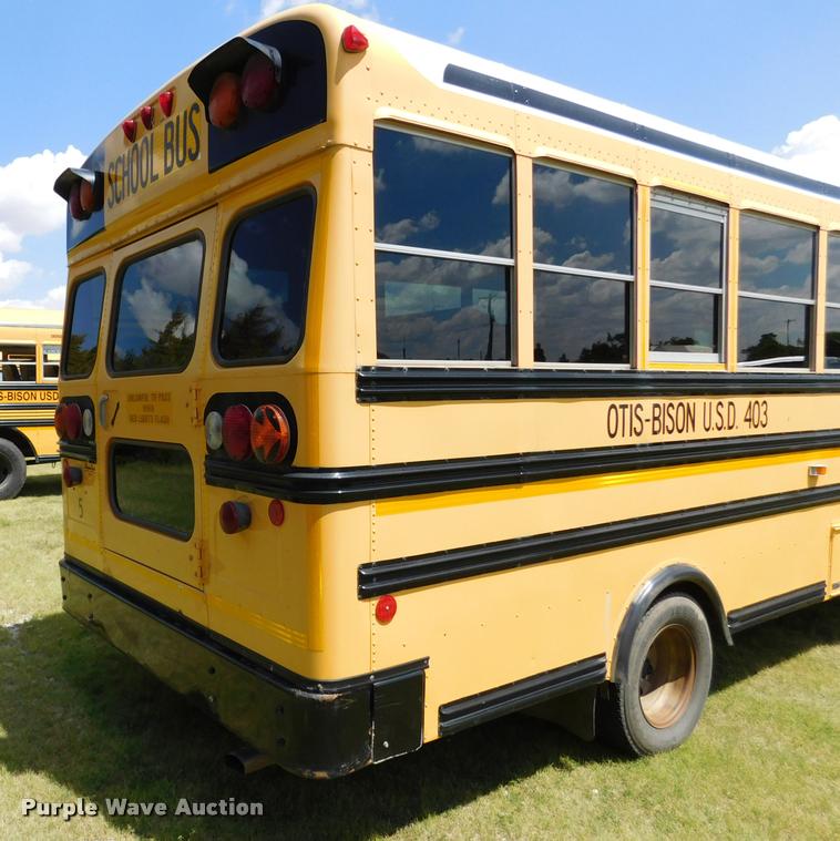 image for item DB9418 2006 Ford Econoline E450 Blue Bird school bus