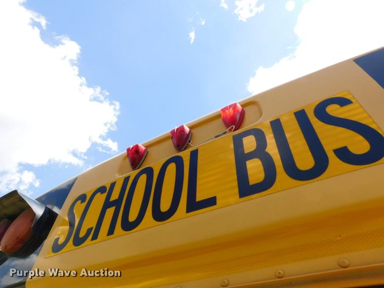 image for item DB9418 2006 Ford Econoline E450 Blue Bird school bus