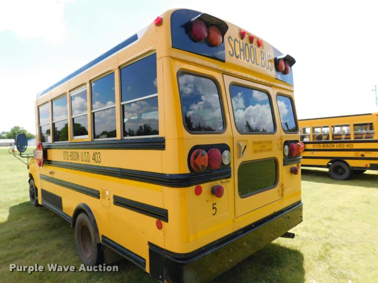 image for item DB9418 2006 Ford Econoline E450 Blue Bird school bus