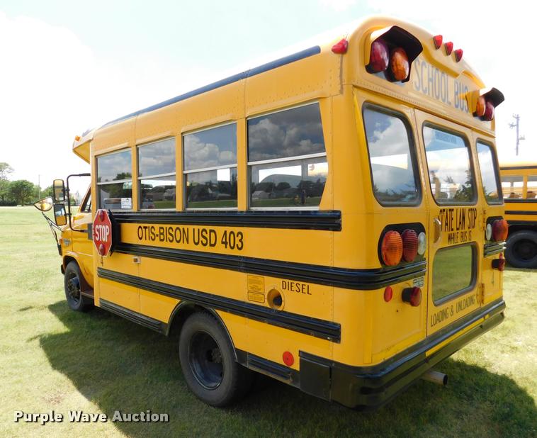 image for item DB9419 1996 Chevrolet G30 Blue Bird school bus