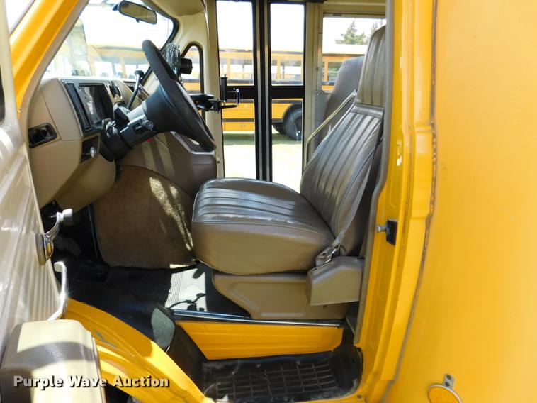 image for item DB9419 1996 Chevrolet G30 Blue Bird school bus