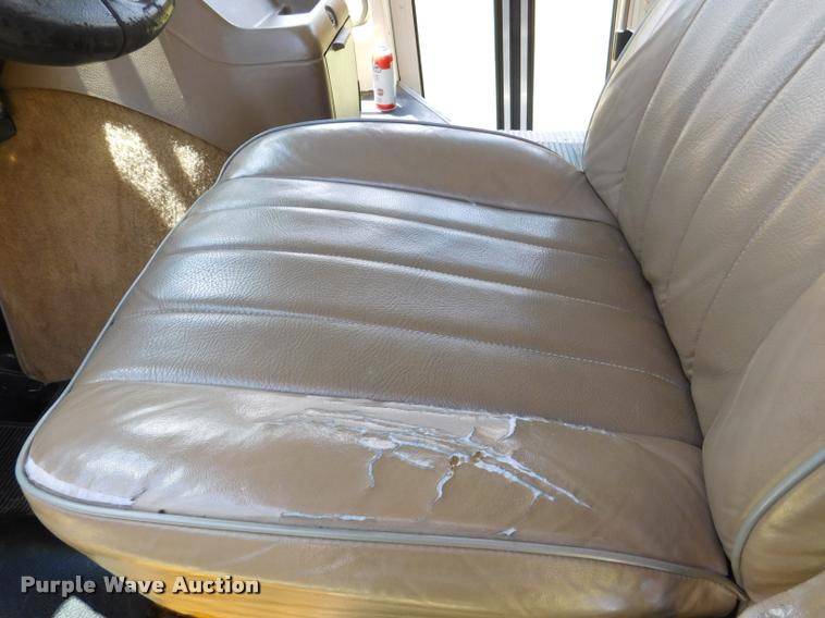 image for item DB9419 1996 Chevrolet G30 Blue Bird school bus