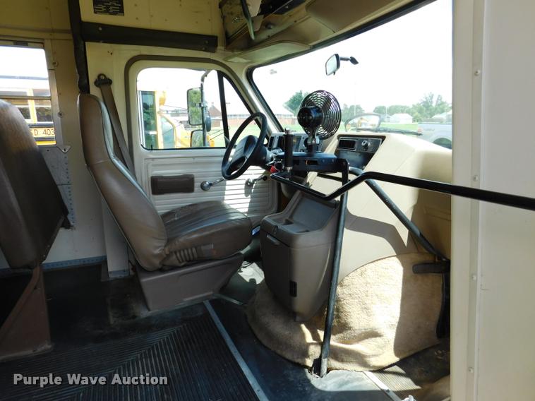 image for item DB9419 1996 Chevrolet G30 Blue Bird school bus