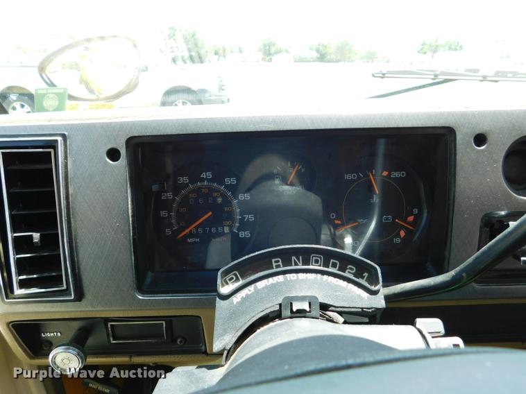 image for item DB9419 1996 Chevrolet G30 Blue Bird school bus