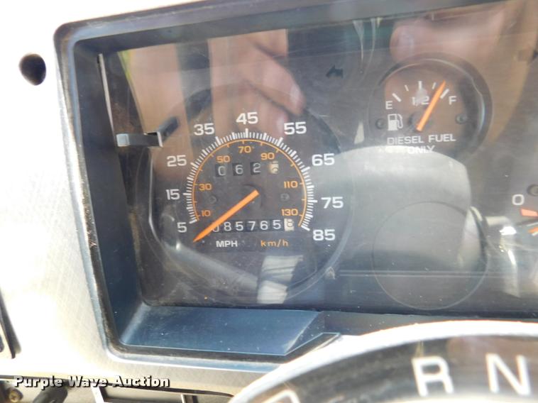 image for item DB9419 1996 Chevrolet G30 Blue Bird school bus