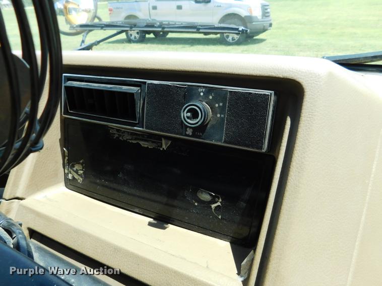 image for item DB9419 1996 Chevrolet G30 Blue Bird school bus