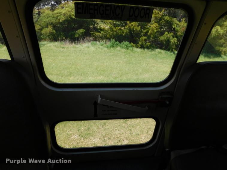 image for item DB9419 1996 Chevrolet G30 Blue Bird school bus