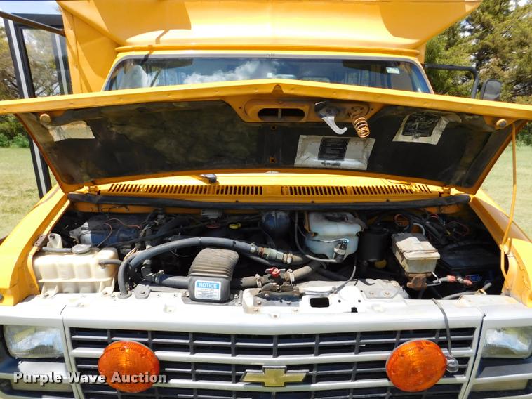 image for item DB9419 1996 Chevrolet G30 Blue Bird school bus