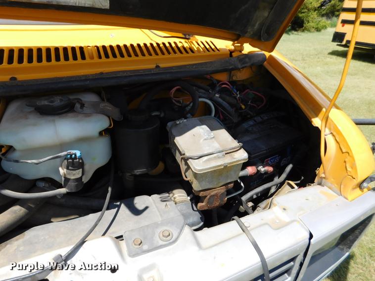 image for item DB9419 1996 Chevrolet G30 Blue Bird school bus