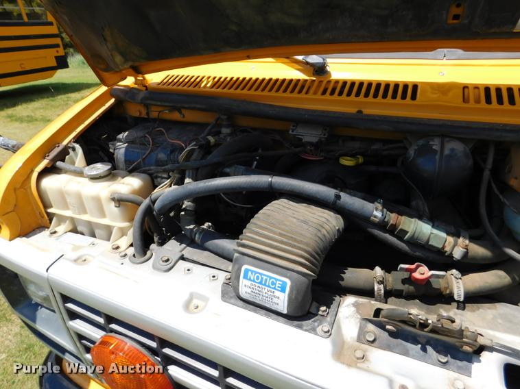 image for item DB9419 1996 Chevrolet G30 Blue Bird school bus