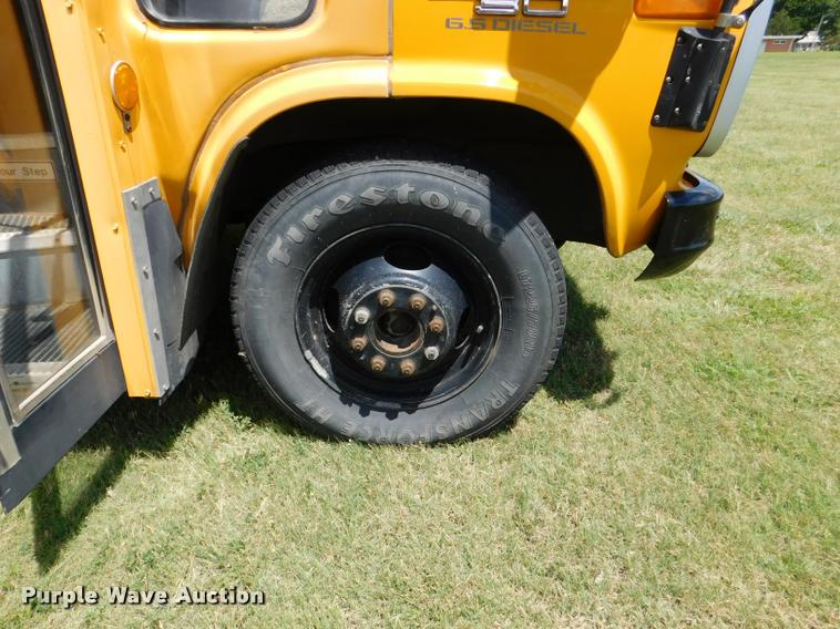 image for item DB9419 1996 Chevrolet G30 Blue Bird school bus