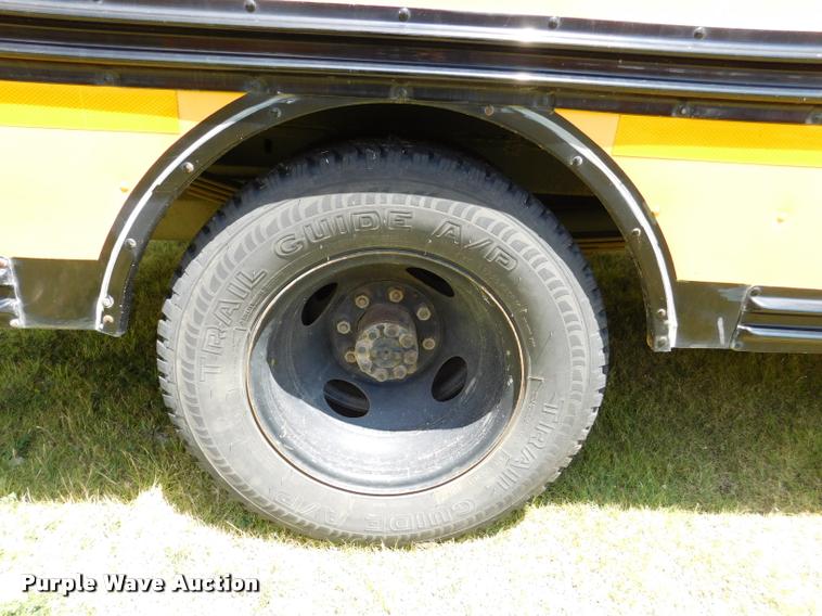 image for item DB9419 1996 Chevrolet G30 Blue Bird school bus